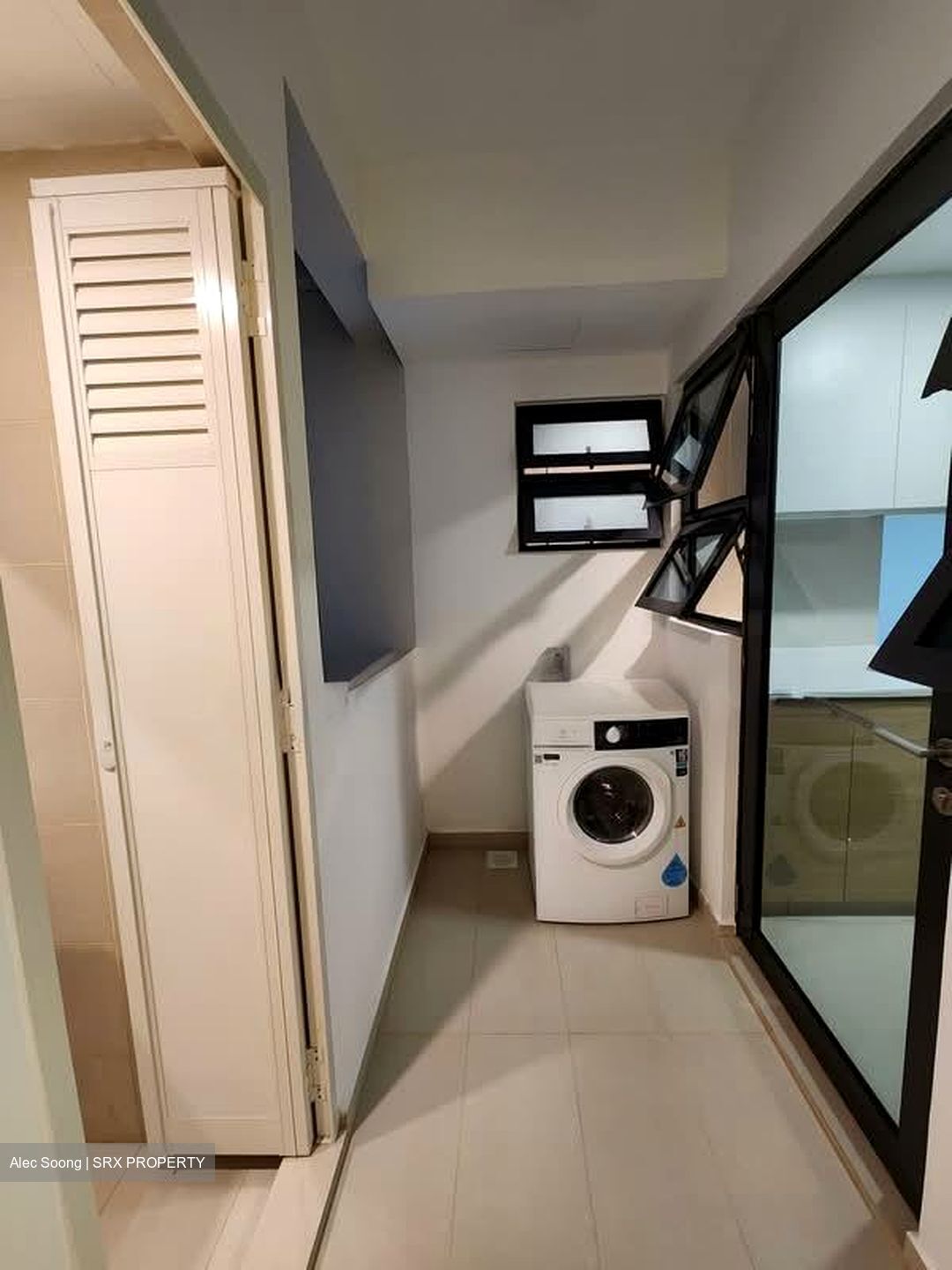 Treasure at Tampines (D18), Condominium #558902101